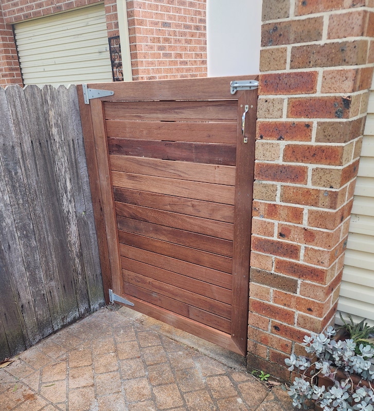 Fencing Contractors Nowra to Wollongong Carrway